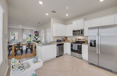 St. Augustine Casa | Oasis Sanctuary, 3 Bedroom Designer Home, 15 Miles to the Beaches, Fun Game Room