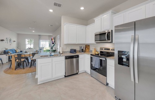 St. Augustine Casa | Oasis Sanctuary, 3 Bedroom Designer Home, 15 Miles to the Beaches, Fun Game Room