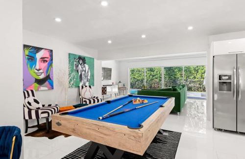 Ojus Casa | Oasis Tropical Villa Glamhomes