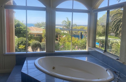 Marino Casa | Oasis Villa walk2Beach&Train Station/Swimming Pool/Netflix/wifi/ 7Bed10Sleep+Cot