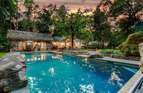 Old Town Casa | Oasis: Walk to Village, Heated Pool, Putting Green,Fire Pit, Hot Tub, 3 houses