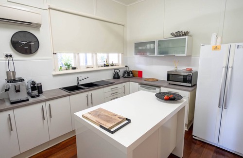South Carnarvon Casa | Oasis Waterfront Holiday Home