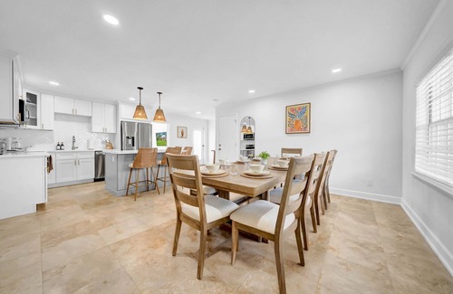 Bay Crest Park Casa | Oasis49 | spacious 4-bedroom getaway with pool!
