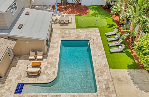 Bay Crest Park Casa | Oasis49 | spacious 4-bedroom getaway with pool!