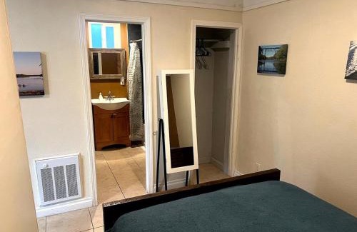 Ocean Beach Apartamento | OB Getaway Fenced Yard, Walk to Beach & Cafes