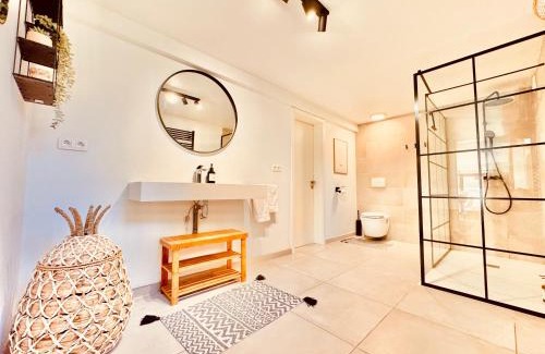 Tilff Apartamento | Oboho - Le gîte bohème (Pieds dans l’eau - Lit King Size - Jardin)