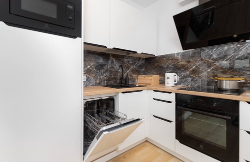 Srodmiescie Apartamento | Obrońców Wybrzeża 8 | Apartment | Parking