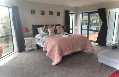 Paraparaumu Casa | Observation Guest Suite