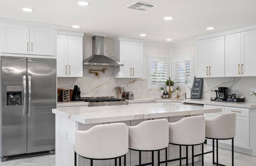 Midway City Casa | OC Luxe Retreat Heated Pool, Spa & Arcade