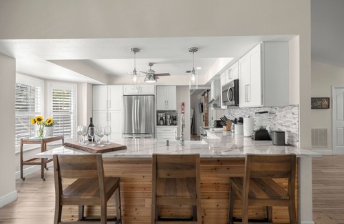 Historic District Casa | Ocala Starlit Family Retreat with Hot Tub and Fire Pit