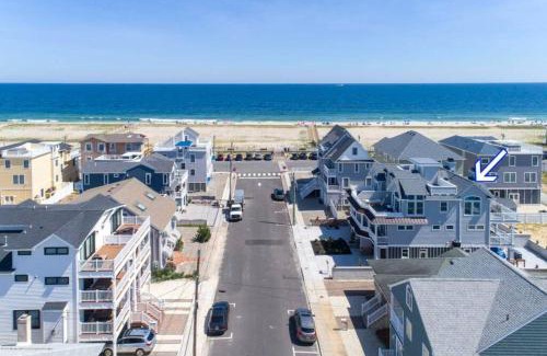 Ortley Beach Casa | Ocean and Beach Views from Five Decks in Ortley Beach