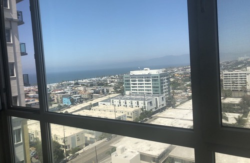 Marina Peninsula Apartamento | Las vistas al mar y a la montaña caminan a la playa desde este sueño hecho realidad