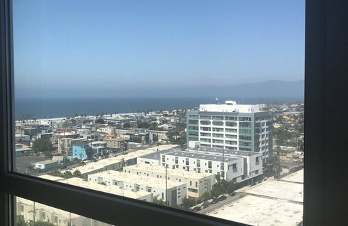 Marina Peninsula Apartamento | Las vistas al mar y a la montaña caminan a la playa desde este sueño hecho realidad