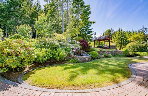 Regional District of Nanaimo Casa | Ocean and mountain view rooms