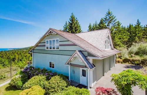 Regional District of Nanaimo Casa | Ocean and mountain view rooms