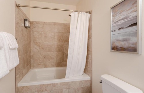 Regional District of Nanaimo Casa | Ocean and mountain view rooms