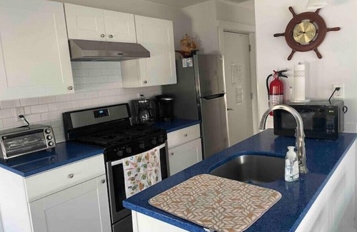 Point Pleasant Beach Casa | Ocean Ave .. Oceanside home 500 feet to the beach and north end of boardwalk