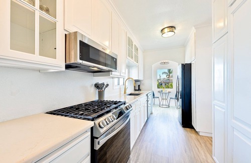 Point Loma Heights Cabaña | Ocean Beach Spanish Cottage with Ocean Views and spacious yard
