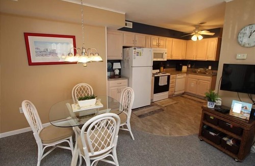 Rehoboth Beach Apartamento | Ocean Block Condo in North Rehoboth