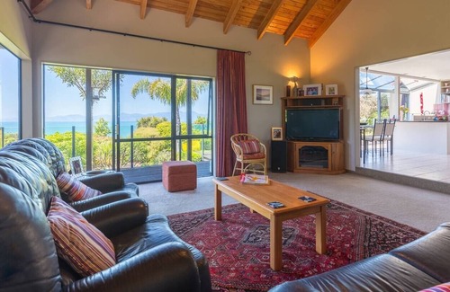 Ruby Bay Casa | Ocean Blue Summary:T