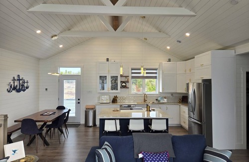 Heart's Content Casa | Ocean Blue Vacation Home