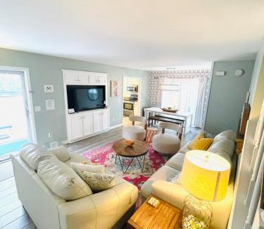 Crescent Beach Casa | Ocean Blvd Beach Makin Waves Home,sleeps 8,pets OK,free park