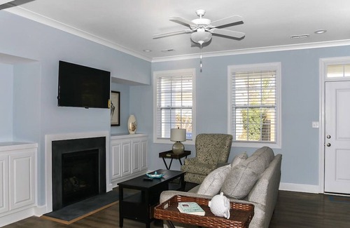 Northeast Virginia Beach Casa | Ocean Breeze 4 Minutes from the Beach