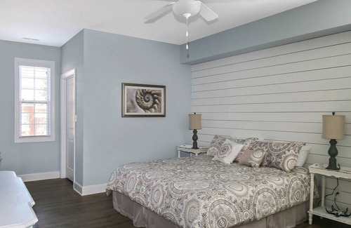 Northeast Virginia Beach Casa | Ocean Breeze 4 Minutes from the Beach