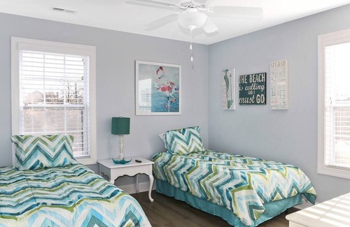 Northeast Virginia Beach Casa | Ocean Breeze 4 Minutes from the Beach