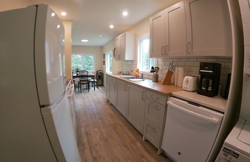Salt Spring Island Cabaña | Ocean Breeze Cottage — Salt Spring Island. Peaceful, Nr. Town, Beaches, Lakes⭐