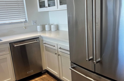 Malibu Condominio | Ocean Breeze Getaway – Cozy Malibu Condo with Style