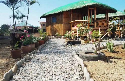 Bacnotan Cabaña | Ocean Breeze - Local Cottage