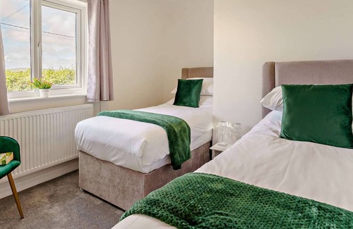 Port-Eynon Casa | Ocean Breeze - Rhossili Sunset Suite