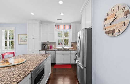 Litchfield by the Sea Casa | Ocean Breezes 4 Bedroom 4 Bath with Amenities