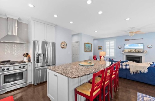 Litchfield by the Sea Casa | Ocean Breezes 4 Bedroom 4 Bath with Amenities