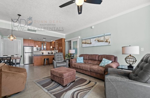 Biloxi Condominio | Ocean Club 1106 Enjoy panoramic views of the Gulf!