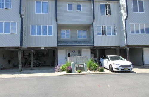 North Beach Haven Condominio | Ocean Club Condo, Brant Beach, One block to the Ocean!