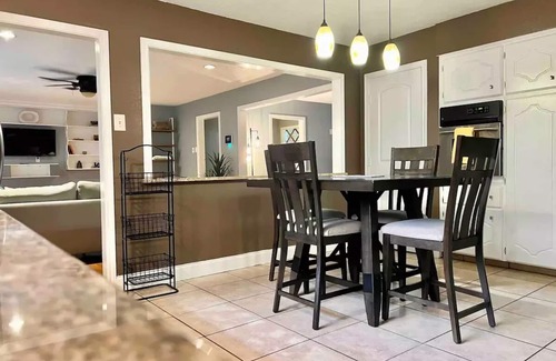 Bay Area Casa | Ocean Dr Gem! Walk 2 Bay & Downtown. Spacious!