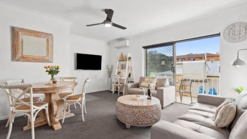 Coffs Harbour Casa | Ocean Echoes Coffs Harbour- Short walk to the beach, Cafes and clubs!