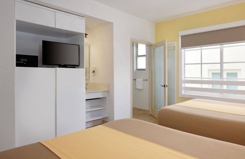 South Pointe Hotel | Ocean Five Hotel & Studios