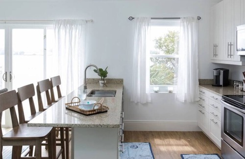St. George's Apartamento | Escape to one of Bermudas best ocean front accommodations
