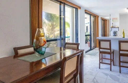 Bolongo Bay Condominio | Ocean-Front 3 Bedroom Villa! Optional SUV Rental