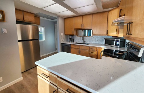 Yachats Casa | Ocean Front 5 BR Home! Yachats, Walk to Everything! Dog Friendly!