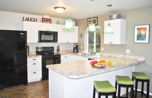 Yachats Casa | Ocean Front, Amazing Views! Hot Tub! Dog Friendly!