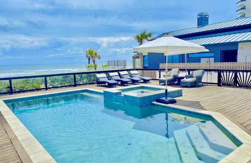 New Smyrna Beach Casa | Frente al mar - Nueva Piscina / Spa - Home Designer - 2 cuadras de tiendas, restaurantes, Comestibles
