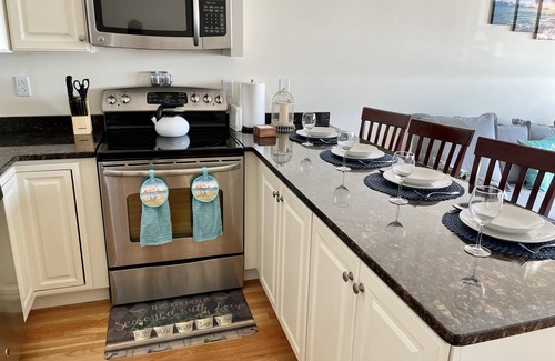 Hampton Condominio | Ocean Front Beach View Fully Furnished Family Vacation Condo