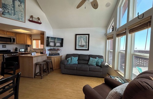 Smith River Cabina | Ocean Front Cabin 11 with Private Jacuzzi & Superb Views