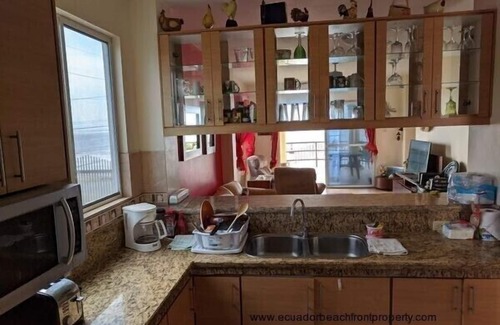 Crucita Condominio | Vista al mar, 2 hab, 2 baños para que disfrutes de todas las actividades de playa!
