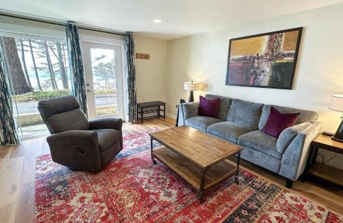 Yachats Apartamento | Ocean Front Condo, Pelican at Oregon House, Stairs to the Beach!