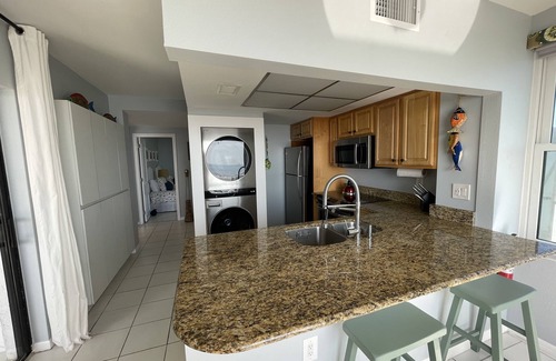 Cocoa Beach Condominio | OCEAN FRONT,CORNER UNIT, TOP FLOOR 2 BEDROOM/2 BATHS